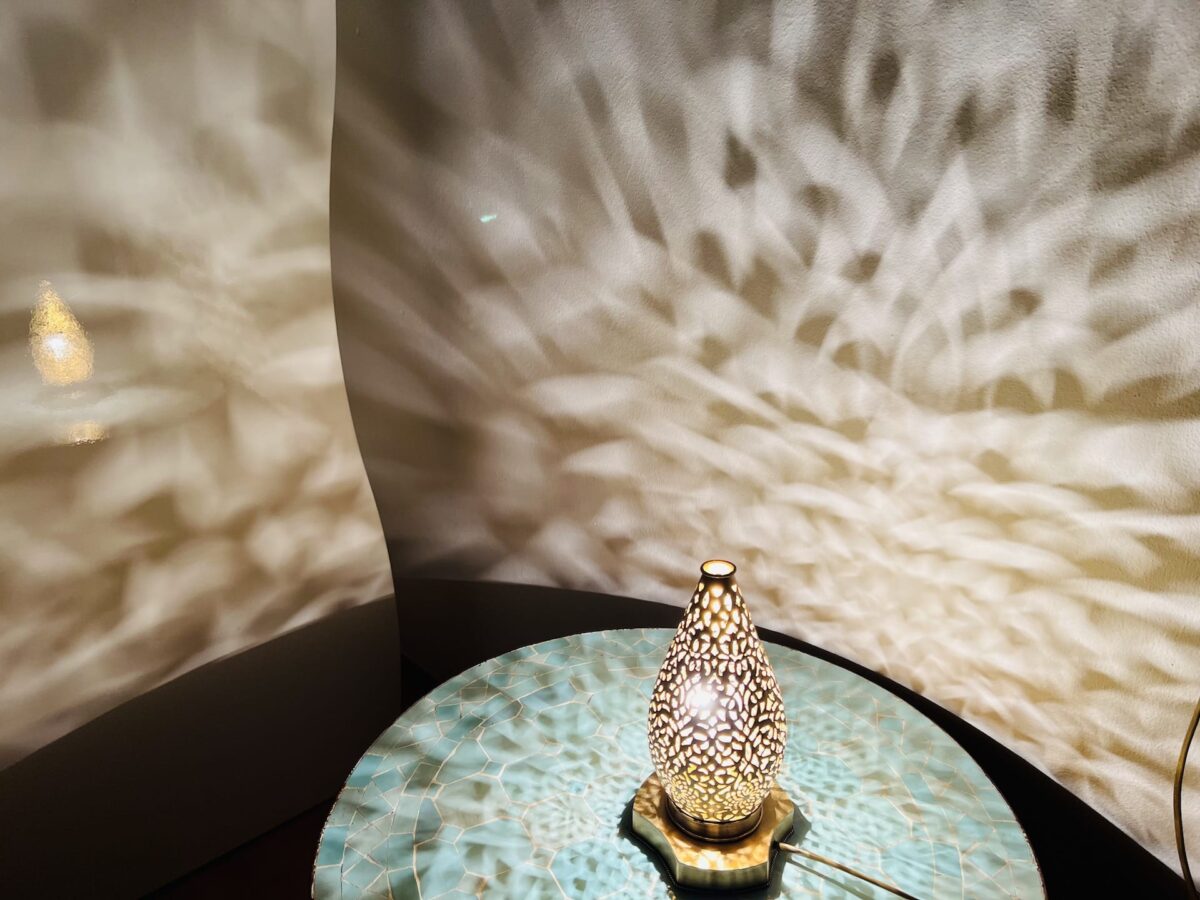 Ahlam Messinglampe Lampe Messing Schlafzimmerlampe Nachttischlampe Tischlampe handgefertigt petit Marrakech