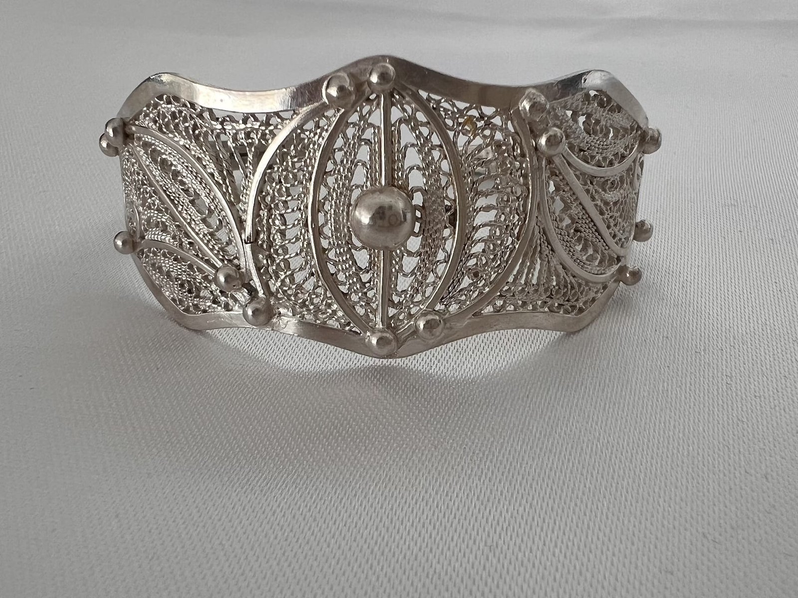 Armreifen_filigran_Perlen_5 handgefertigter Silber Armreifen filigran mit Perlen aus Marokko