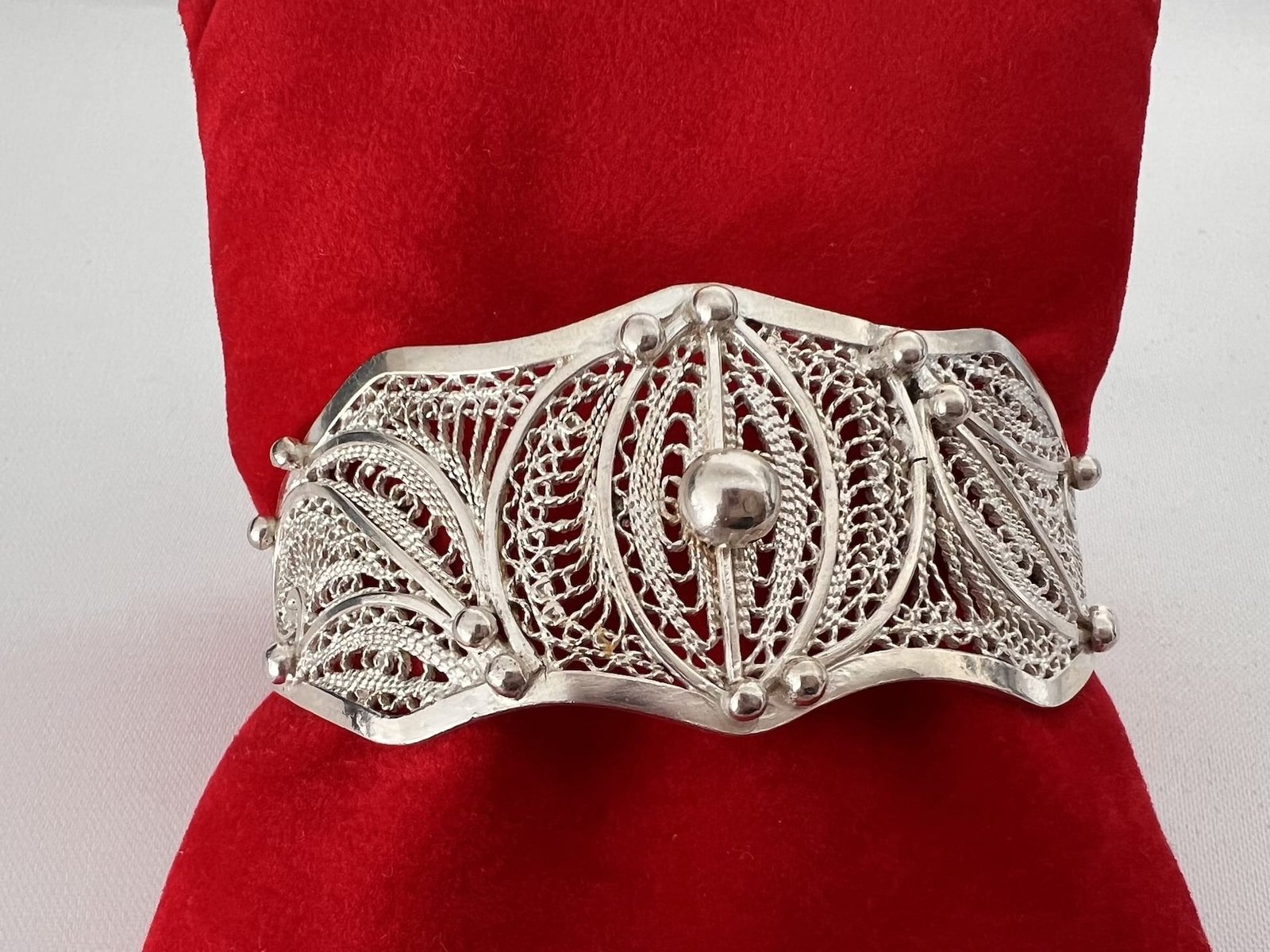 Armreifen_filigran_Perlen_6 handgefertigter Silber Armreifen filigran mit Perlen aus Marokko