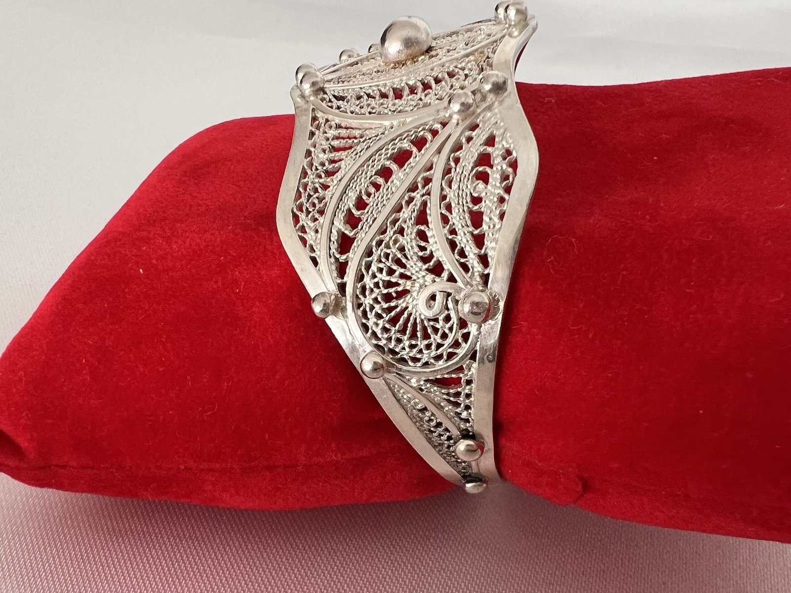 Armreifen_filigran_Perlen_8 handgefertigter Silber Armreifen filigran mit Perlen aus Marokko
