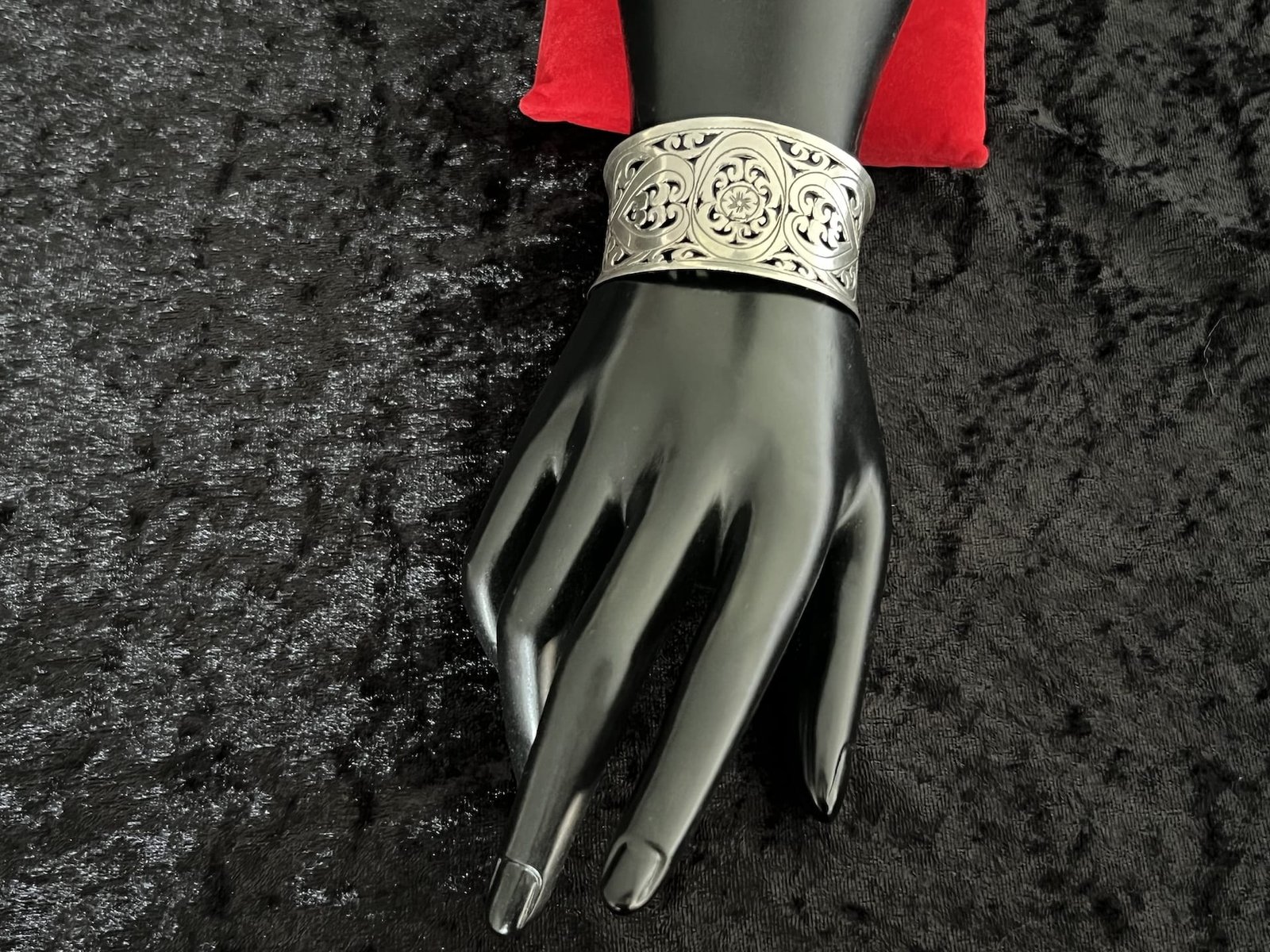 Berber_Armreifen_1 handgefertigter marokkanischer Silberarmreifen