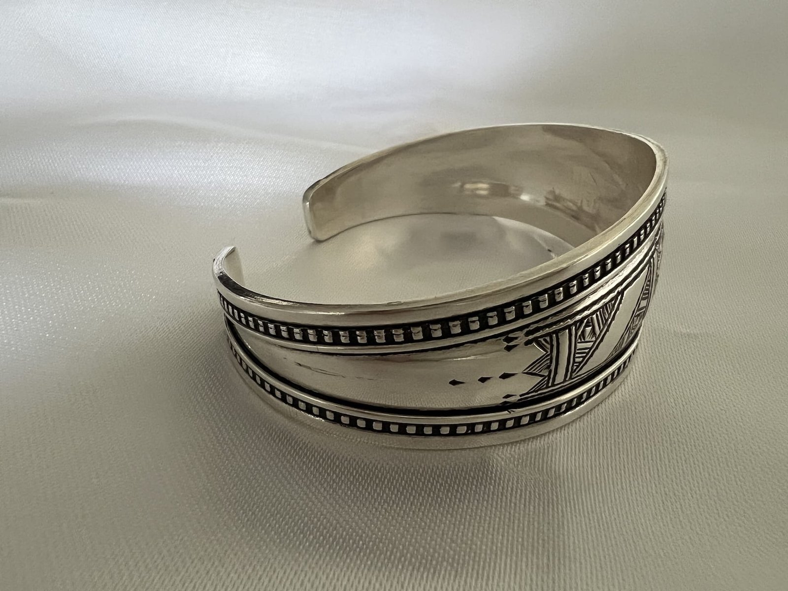 Berber_Armreifen:klassisch_4 handgefertigter marokkanischer Silberarmreifen