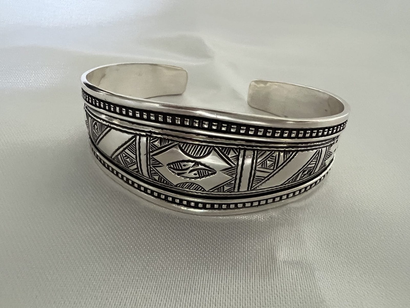 Berber_Armreifen:klassisch_5 handgefertigter marokkanischer Silberarmreifen