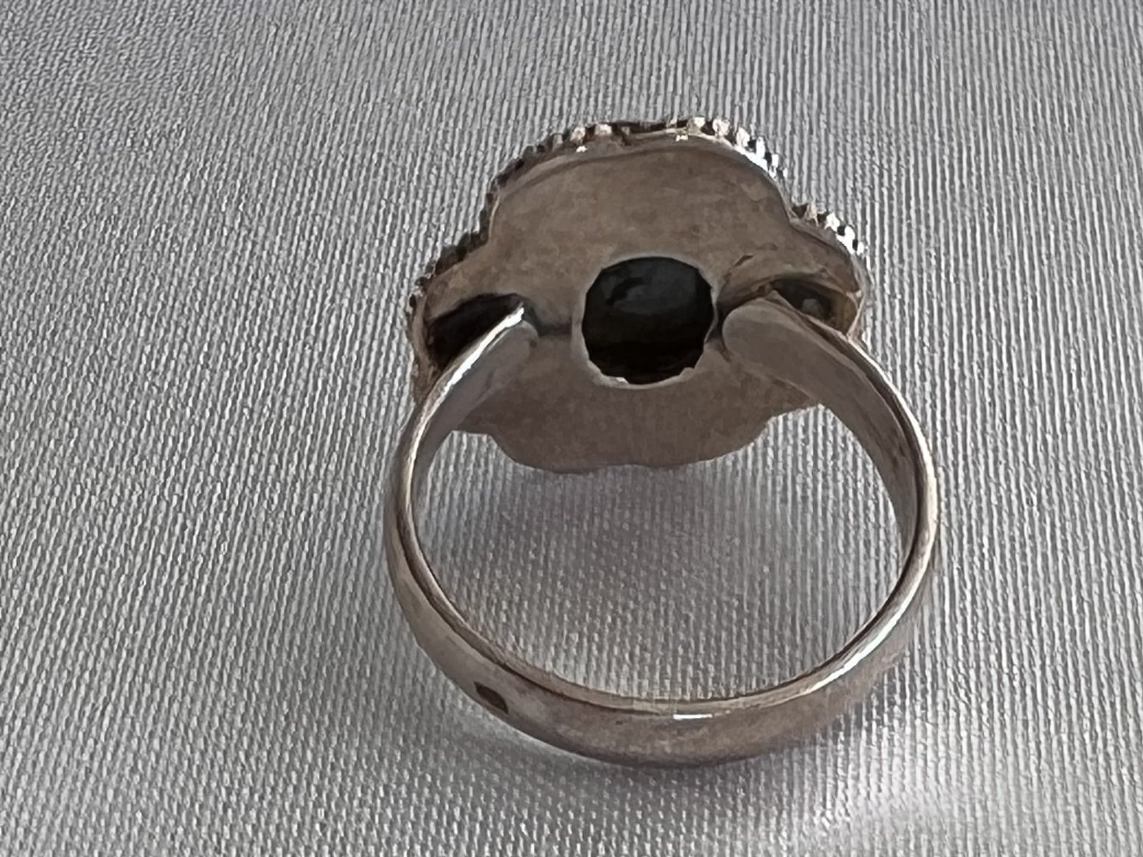 Ring_Labradorit_bei_petit_Marrakech_04 handgefertigter Silber Schmuck aus Marokko