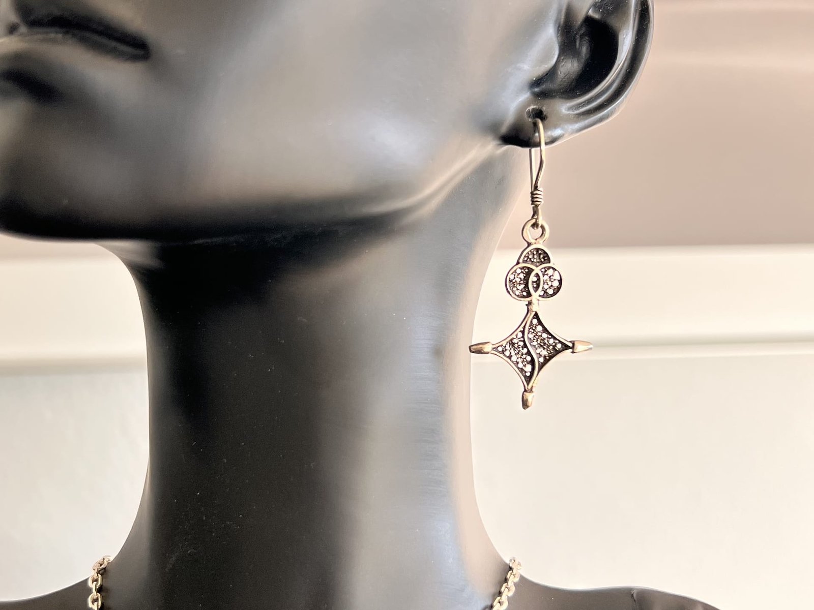 Silber_Ohrringe_Tuareg_Kreuz_bei_petit_Marrakech_01 handgefertigter Silber Schmuck aus Marokko