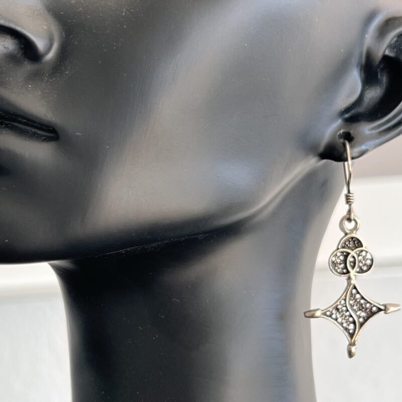 Silber_Ohrringe_Tuareg_Kreuz_bei_petit_Marrakech_02 handgefertigter Silber Schmuck aus Marokko