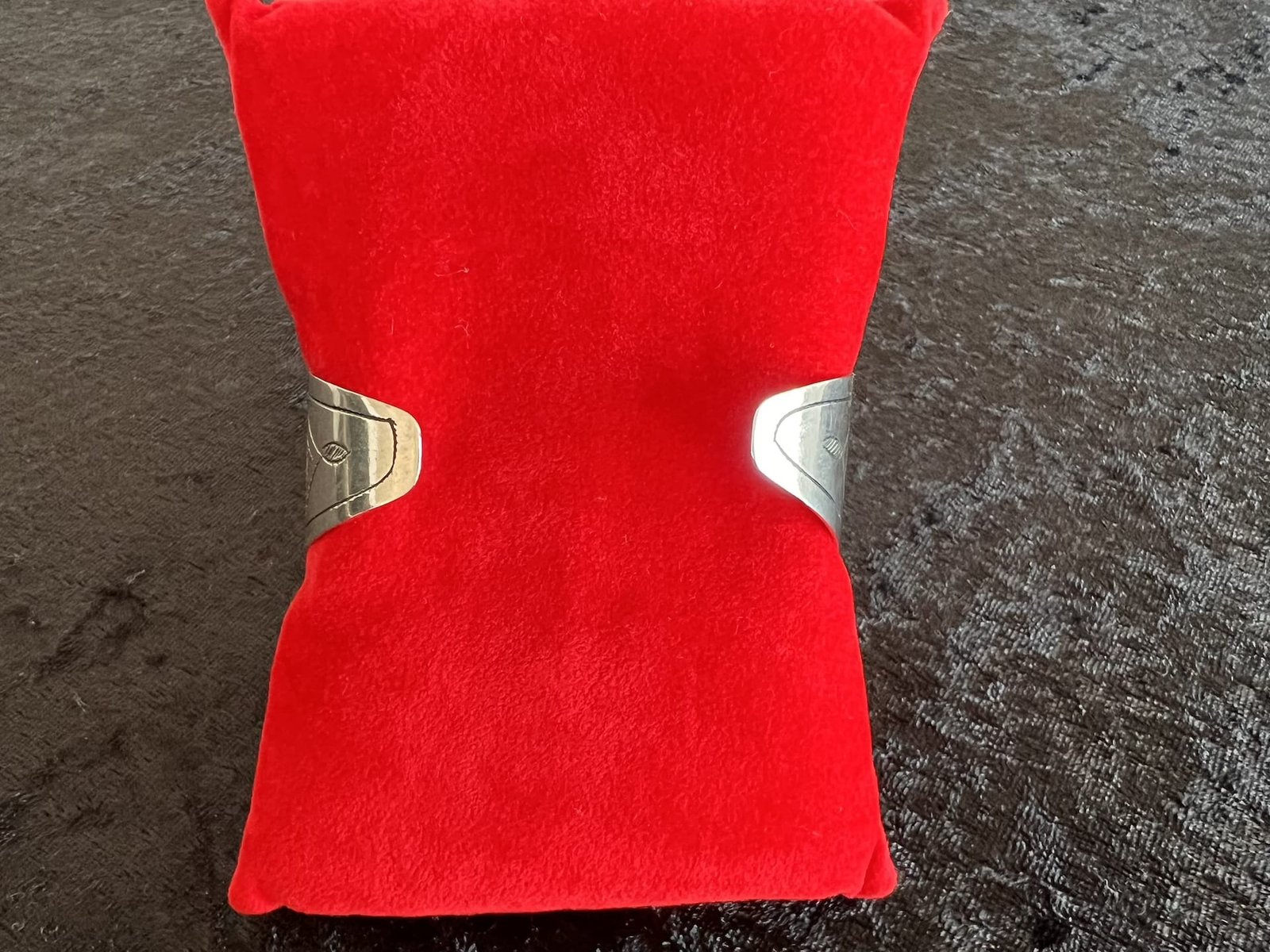 Tuareg_Blume_bei_petit_Marrakech_03 handgefertigter Silber Armreifen aus Marokko