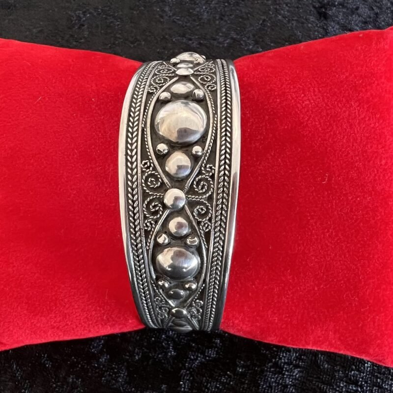 Armreifen_Berber_Perle_bei_petit_Marrakech_01 handgefertigter Silber Schmuck aus Marokko