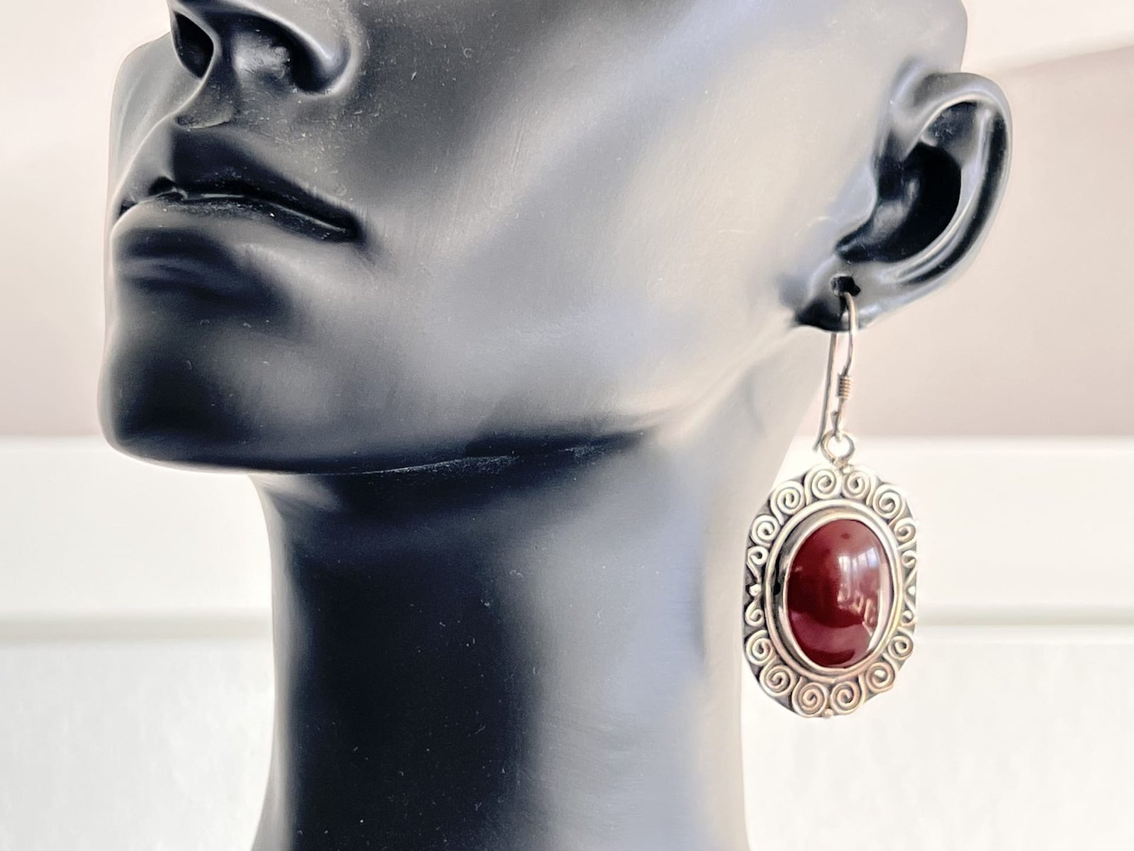 Ohringe_Tuareg_klassisch_rot_bei_petit_Marrakech_05 handgefertigter Silber Schmuck aus Marokko