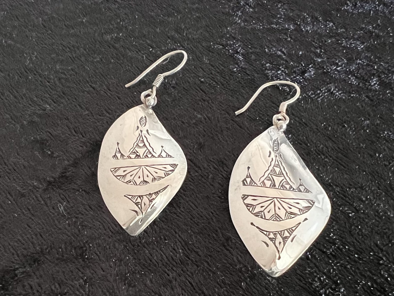 Ohrringe_Klassisch_bei_petit_Marrakech_02 handgefertigter Silber Schmuck aus Marokko