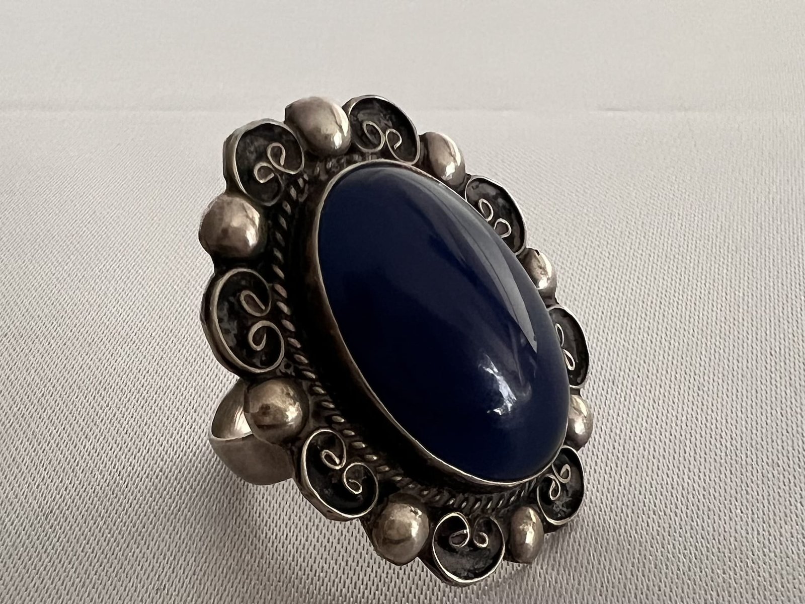 Ring_Berber_Chalcedon_bei_petit_Marrakech_02 handgefertigter Silber Schmuck aus Marokko