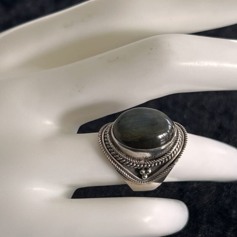Ring_Berber_Labradorit_bei_petit_Marrakech_01 handgefertigter Silber Schmuck aus Marokko