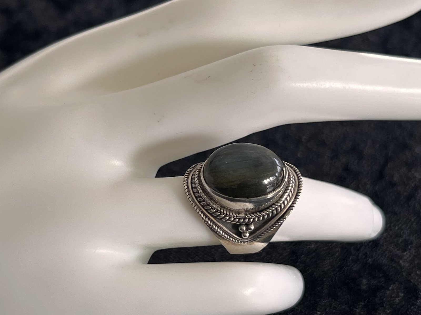 Ring_Berber_Labradorit_bei_petit_Marrakech_01 handgefertigter Silber Schmuck aus Marokko