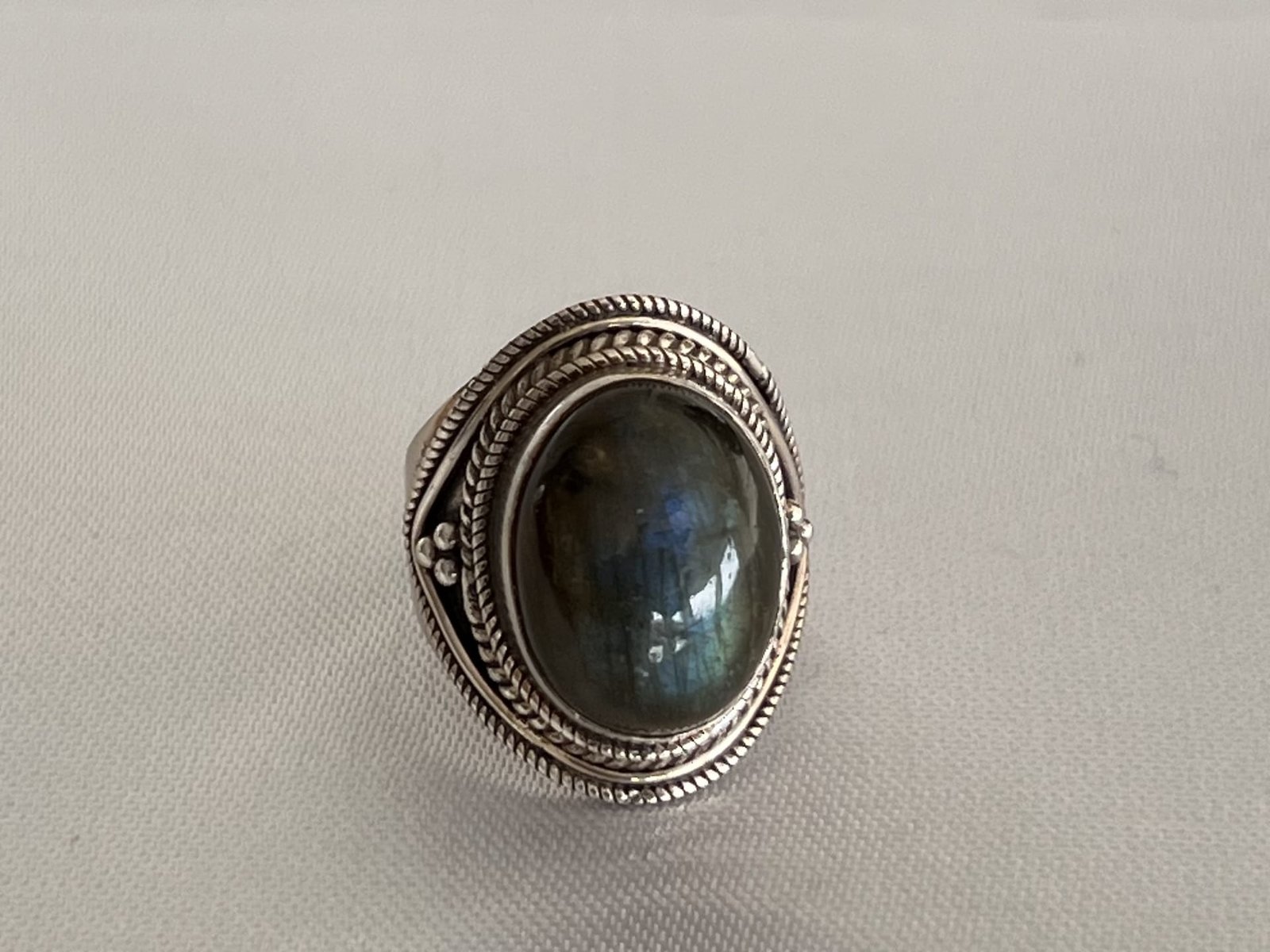 Ring_Berber_Labradorit_bei_petit_Marrakech_04 handgefertigter Silber Schmuck aus Marokko