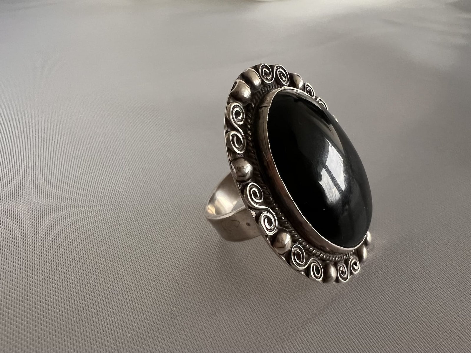 Ring_Berber_Onyx_bei_petit_Marrakech_01 handgefertigter Silber Schmuck aus Marokko