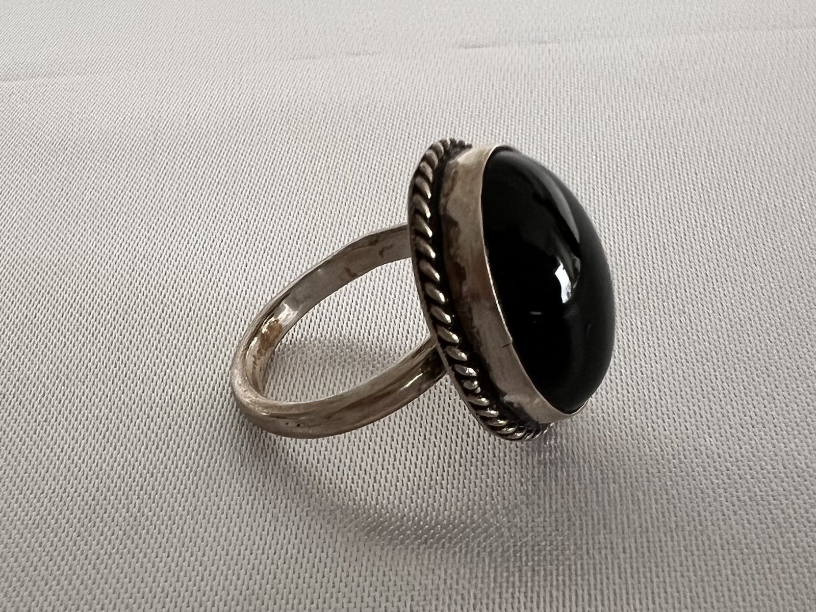 Ring_Berber_Onyx_klassisch_bei_petit_Marrakech_02 handgefertigter Silber Schmuck aus Marokko