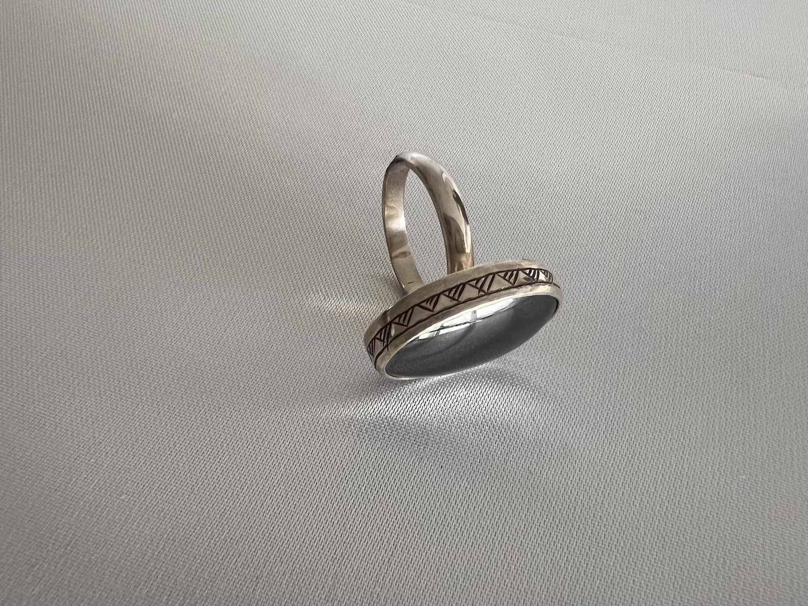 Ring_Hämatid_klassisch_bei_petit_Marrakech_02 handgefertigter Silber Schmuck aus Marokko