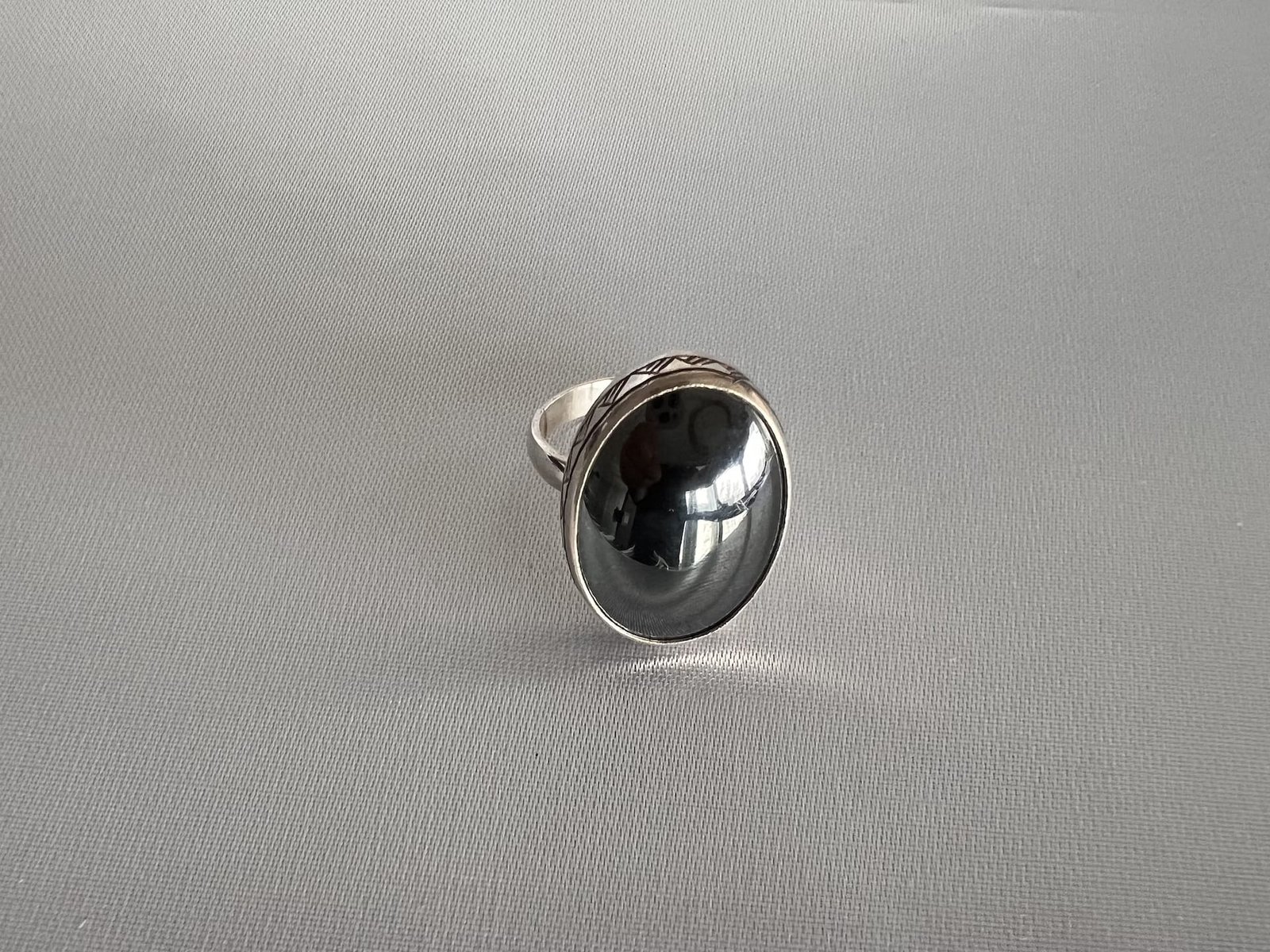 Ring_Hämatid_klassisch_bei_petit_Marrakech_03 handgefertigter Silber Schmuck aus Marokko