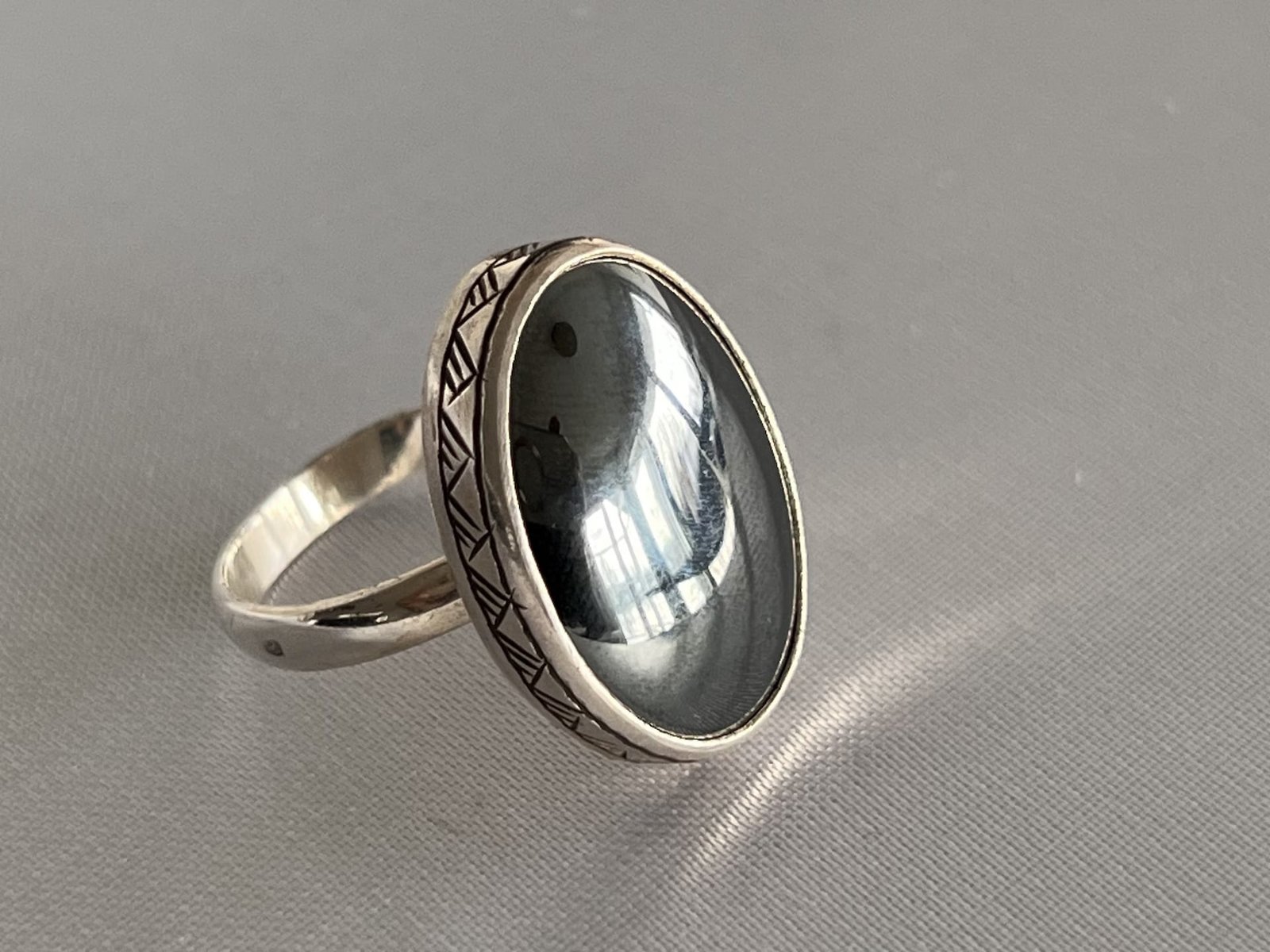 Ring_Hämatid_klassisch_bei_petit_Marrakech_04 handgefertigter Silber Schmuck aus Marokko