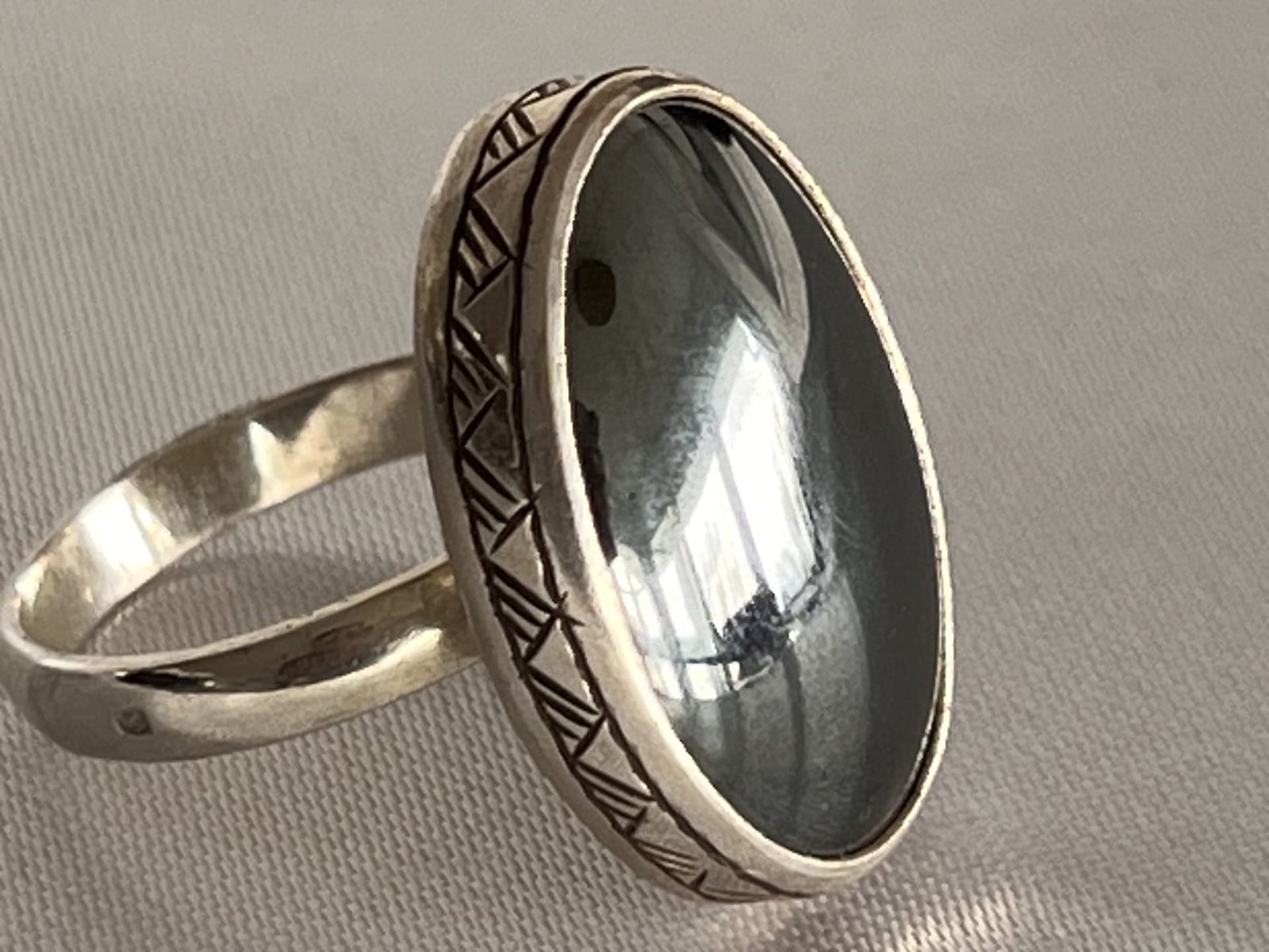 Ring_Hämatid_klassisch_bei_petit_Marrakech_06 handgefertigter Silber Schmuck aus Marokko