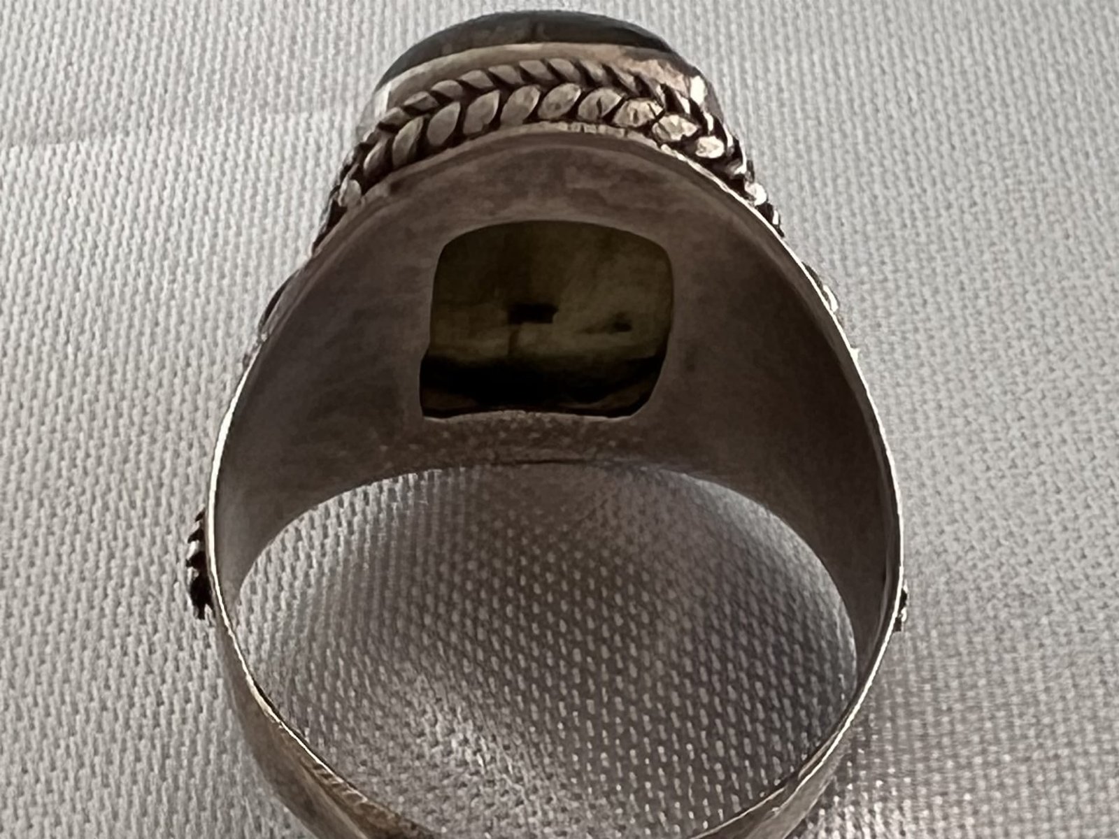 Ring_Tuareg_Labradorit_bei_petit_Marrakech_05 handgefertigter Silber Schmuck aus Marokko