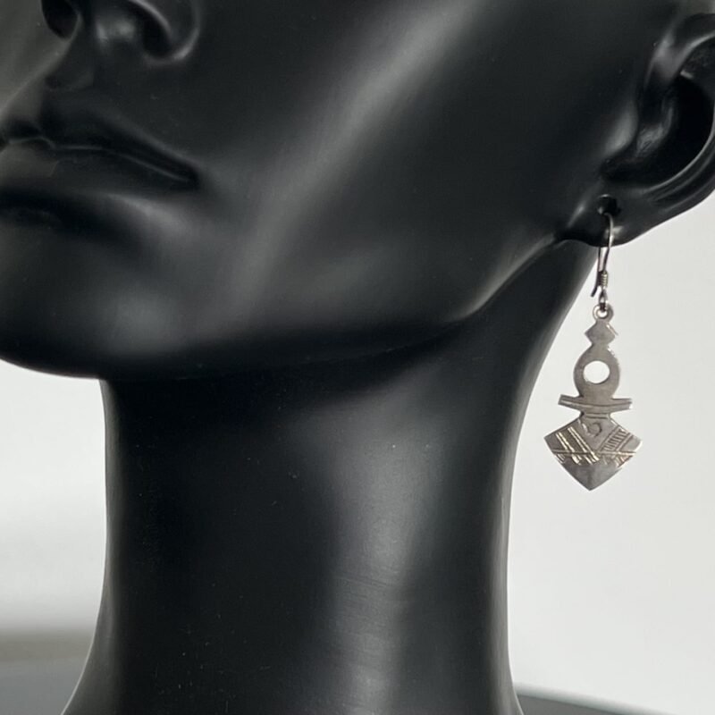 Tuarek_Kreuz_3_bei_petit_Marrakech_03 handgefertigter Silber Schmuck aus Marokko