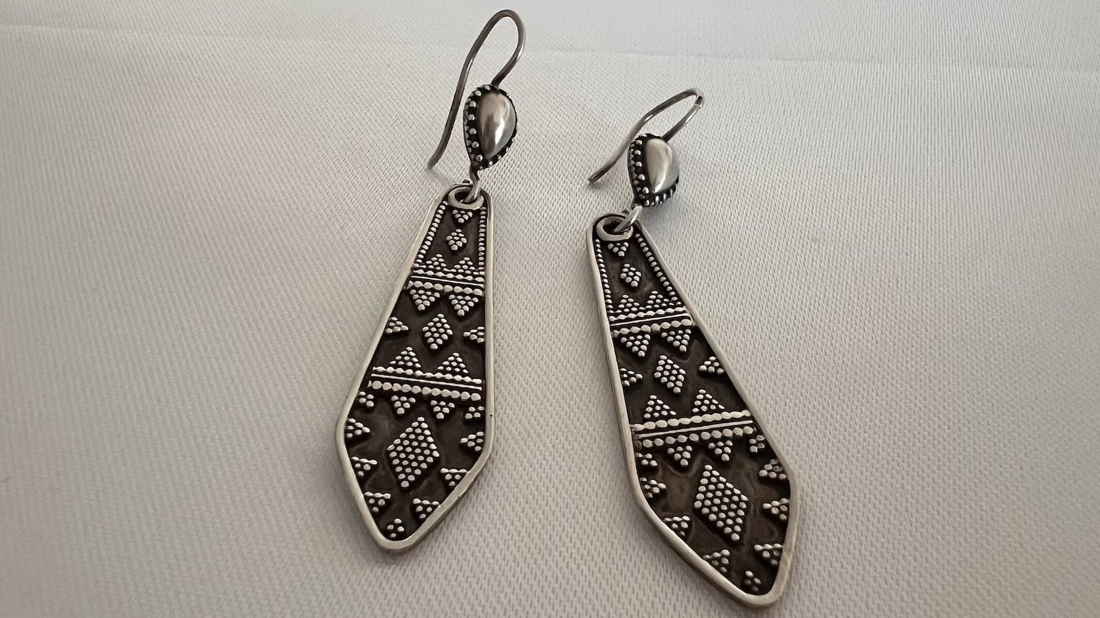 Berber_Ohrringe_04_bei_petit_Marrakech handgefertigter Silber Schmuck aus Marokko